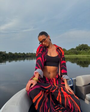 Flora Coquerel Instagram - The Earth’s second lung, where nature breathes life into our planet. 🌳🇨🇬

@relais.alima @bissoagency 
Invitation