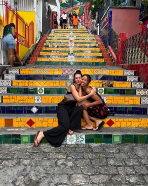 Flora Coquerel Instagram - 2024 merci pour les roses, merci pour les épines. ♥️
Figer les beaux souvenirs et tirer des leçons des expériences vécues. Je vous souhaite un merveilleux réveillon et une année 2025 remplie d’amour, de bienveillance et de rêves accomplis.