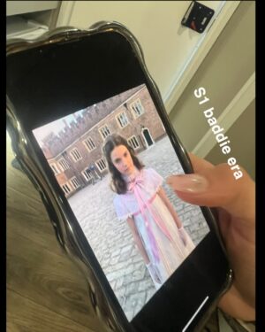 Florence Hunt Instagram - In 2025 I’m going to work out how to post more than 10 photos. Stay tuned