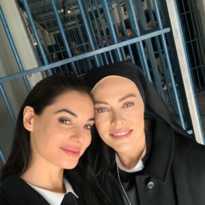 Francesca Chillemi Instagram - Suore si…ma rock 🎸🎵
Vi amiamo 🥰

#chediociaiuti
