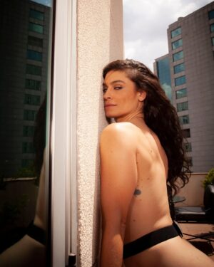 Franciely Freduzeski Instagram - ⭐️ Never underestimate my power.
Be authentic, be unique. And unforgettable. 
“ vai sentir falta de mim…”
📷 @angelopastorello

#modelo #modeling #foto #photoshooting #photoshoot #modelando #feet #freduzeski_pes #freduzeskipes #FrancielyFreduzeski