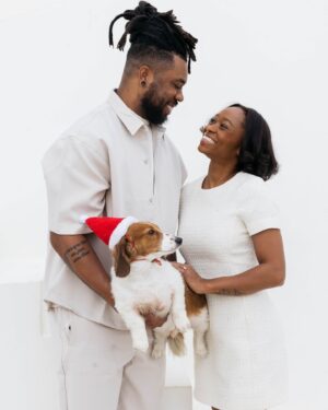 Freddie Ransome Instagram - when you’ve  been dreaming of a white Christmas but you live in LA 🎄 ❄️ 🌴.

from our fam to yours, wishing you happy holidays and an even happier new year.

📸: @createdbyjarrod