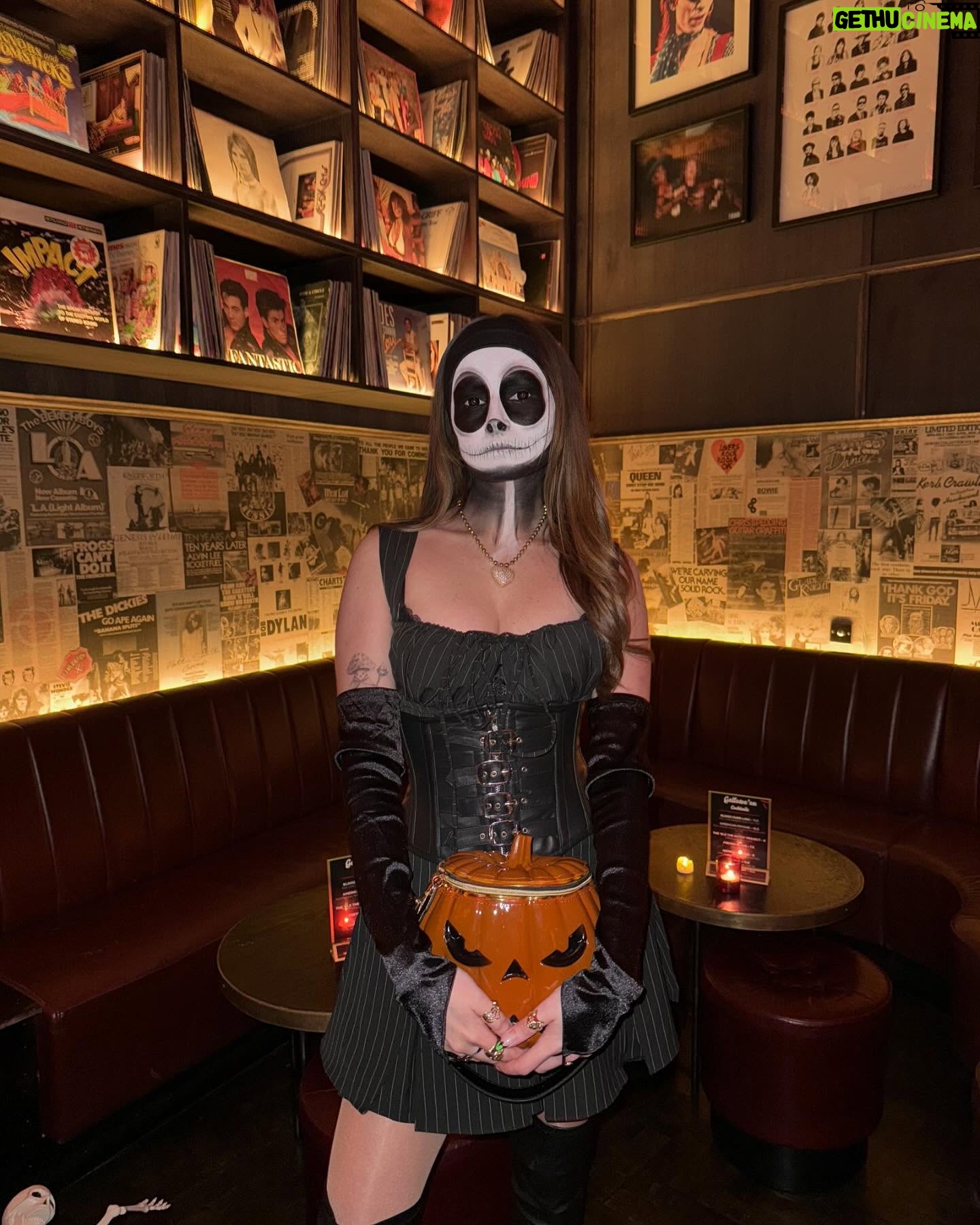 Freya Nightingale - 55.1K Likes - 🎃 This is Galloween 🎃
MUA: @jadeewen_mua 💀