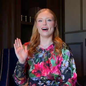 Freya Ridings Instagram - Today, I am OVER THE MOON to finally share that “I Can’t Hear It Now” is OUT NOW on all platforms!! 🎉🔥❤️‍🔥 To be a part of such a pivotal track for @arcaneshow Season 2 is such an amazing feeling... 😭🔥 The show that the incredible Christian Linke, @itsmako and @riotgames have created has blown me away. Season 2, Act 1 episodes are out now on @netflix !!🙌

👗 @itsamandalim @lucakingston 
📸 @andrewrose