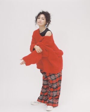 Fumi Nikaido Instagram - 俳優・二階堂ふみが愛する、タイムレスな定番ファッションアイテム【あの人のお気に入りvol.10】

私の私服をご紹介🧚🏼

@spurmagazine 
@ittetsumatsuoka 
@tokachaan
@takayama_eri 
@azumikubota