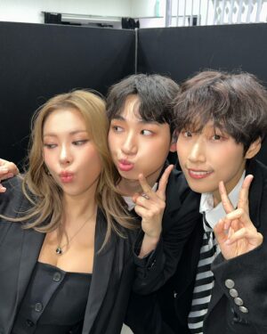 Gabee Instagram - 재쓰비 뮤비촬영 현장부터 팬콘까지🙂
각잡고 올리고 싶었는데… 생각이 너무 많아져서 그만…
일단 셋이 그 동안 찍은 셀카폭탄 투척합니닷…💣
부족한 점 투성이지만,
많이 응원해주시고 사랑해주셔서 정말 감사합니다!!!🫶
@jaessbee @happy_jae_jae @feellikefeel1
