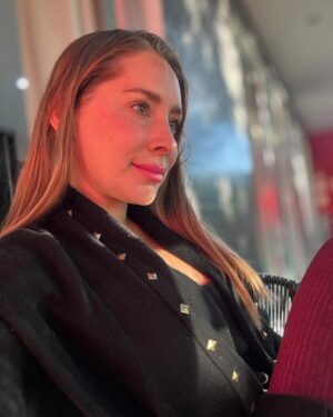 Gabriela Carrillo Instagram - Ayer hice un en vivo y me dijeron que les gusta sin filtro! Así que esto es lo que hay 😀