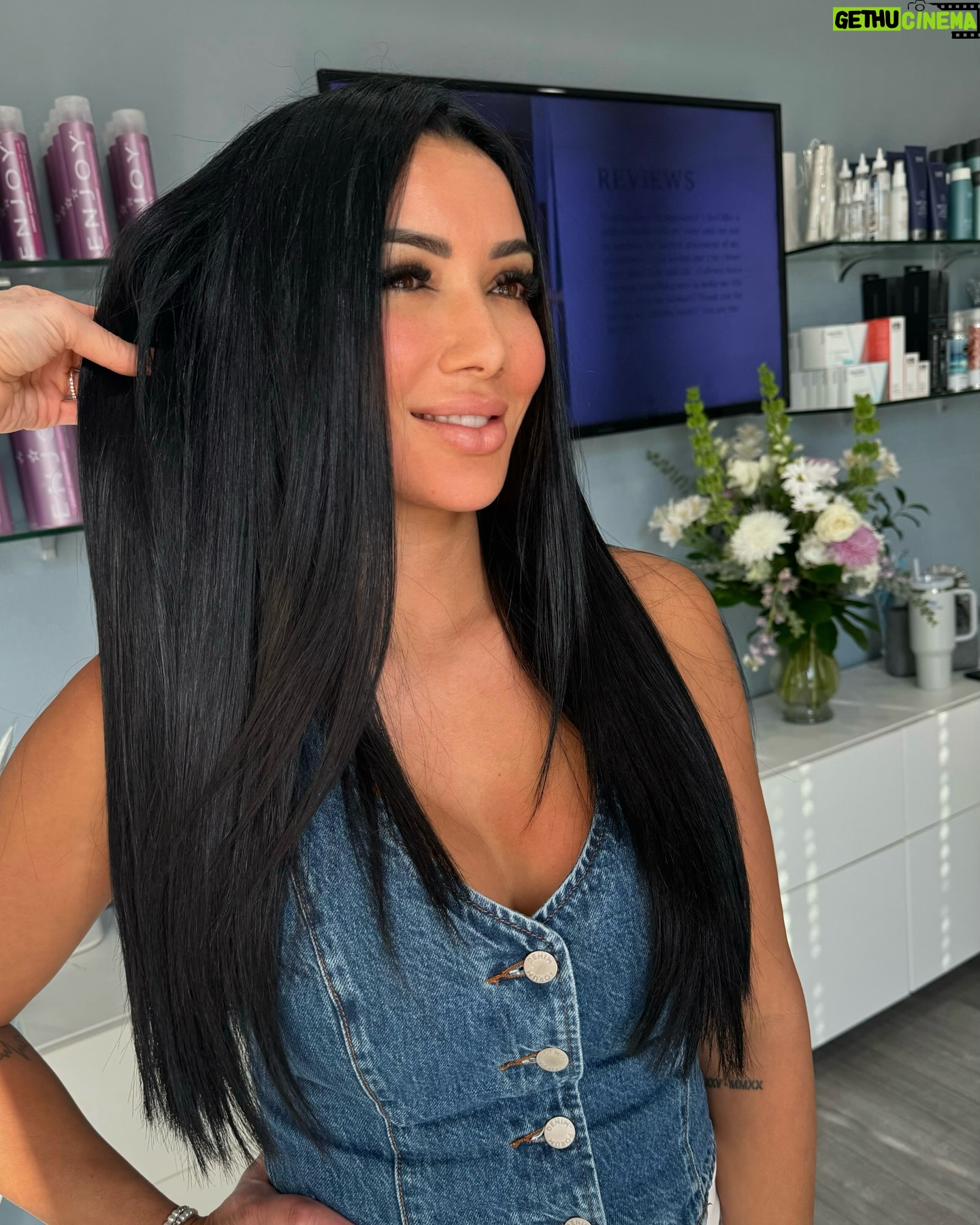 Gabriela Castrovinci - 337 Likes - Girl math is the more I like my hair, the more I like my life 🖤✨
#tampabay #tampahairstylist #tampahair #tampahairsalon #lavishlocks #lavishlockshairextensions #hairextensions #hairextensionspecialistsalon
