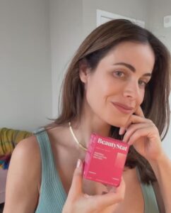 Actress Gabriela Dias HD Photos and Wallpapers March 2025