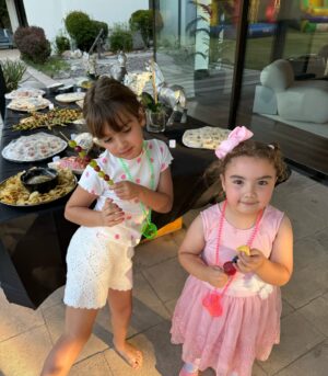 Gala Caldirola Instagram - Te despido con el alma contenta 2024! Y rodeada de mucho amor!
Fue un año de experiencias, aprendizaje y metas cumplidas!
Y no se si hoy soy la mejor versión de mi misma, siempre se puede mejorar.
Pero se que soy muy feliz! 
Y que tengo todo lo que deseo para seguir siéndolo!!
Decreto que el 2025 sera un año lleno de magia y proyectos!!!
Saluuuud!!!🥂✨