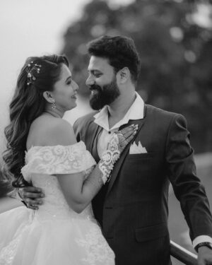 Gautami Deshpande Instagram - A year of many more ♾️ 

#one #anniversary #love #happiness #swag #gautamideshpande #wedding