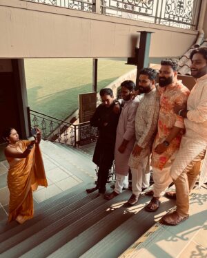 Gautami Deshpande Instagram - भावाचं लग्न 🥹 welcome @madhuparna.sastakar …. तू नावासारखीच गोड़ आहेस ...... आणि @kaivalya.deshpande …झालंच कि रे लग्न 🤭😘 I love you both 🥹🥹

#marriage #wedding #weddingstyle #love #laughter #happilyeverafter #couplegoals