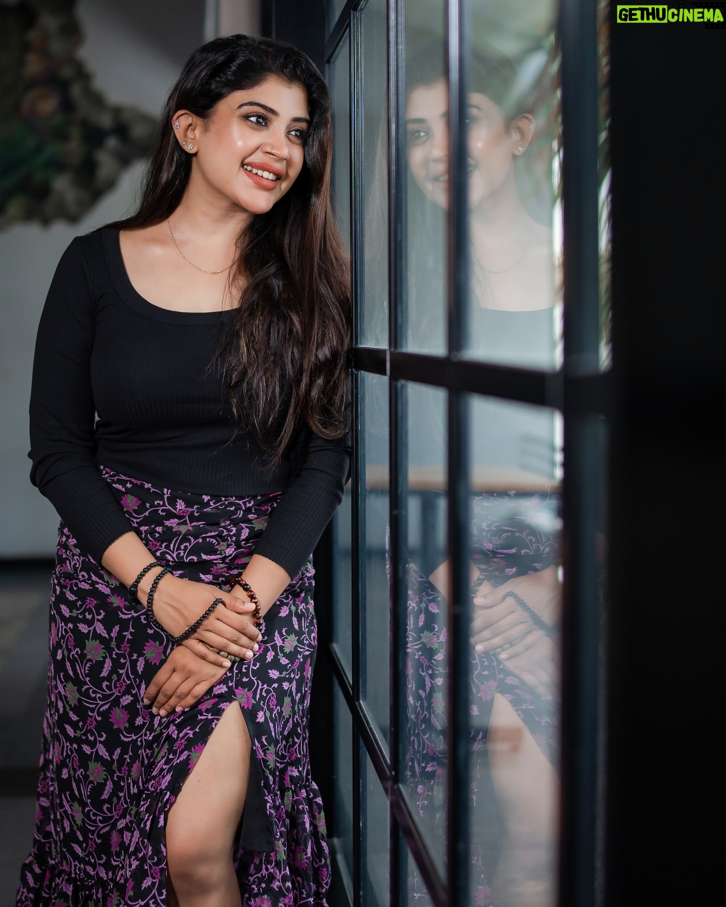 Gayathri Shan - 120.3K Likes - Be happy, be bright, be you 🌹