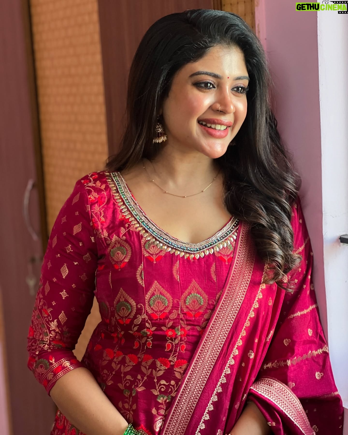 Gayathri Shan - 90K Likes - 🌹
.
.
.
Hair @shalini_hairartist