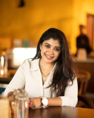 Gayathri Shan Instagram - ✨🕊️
