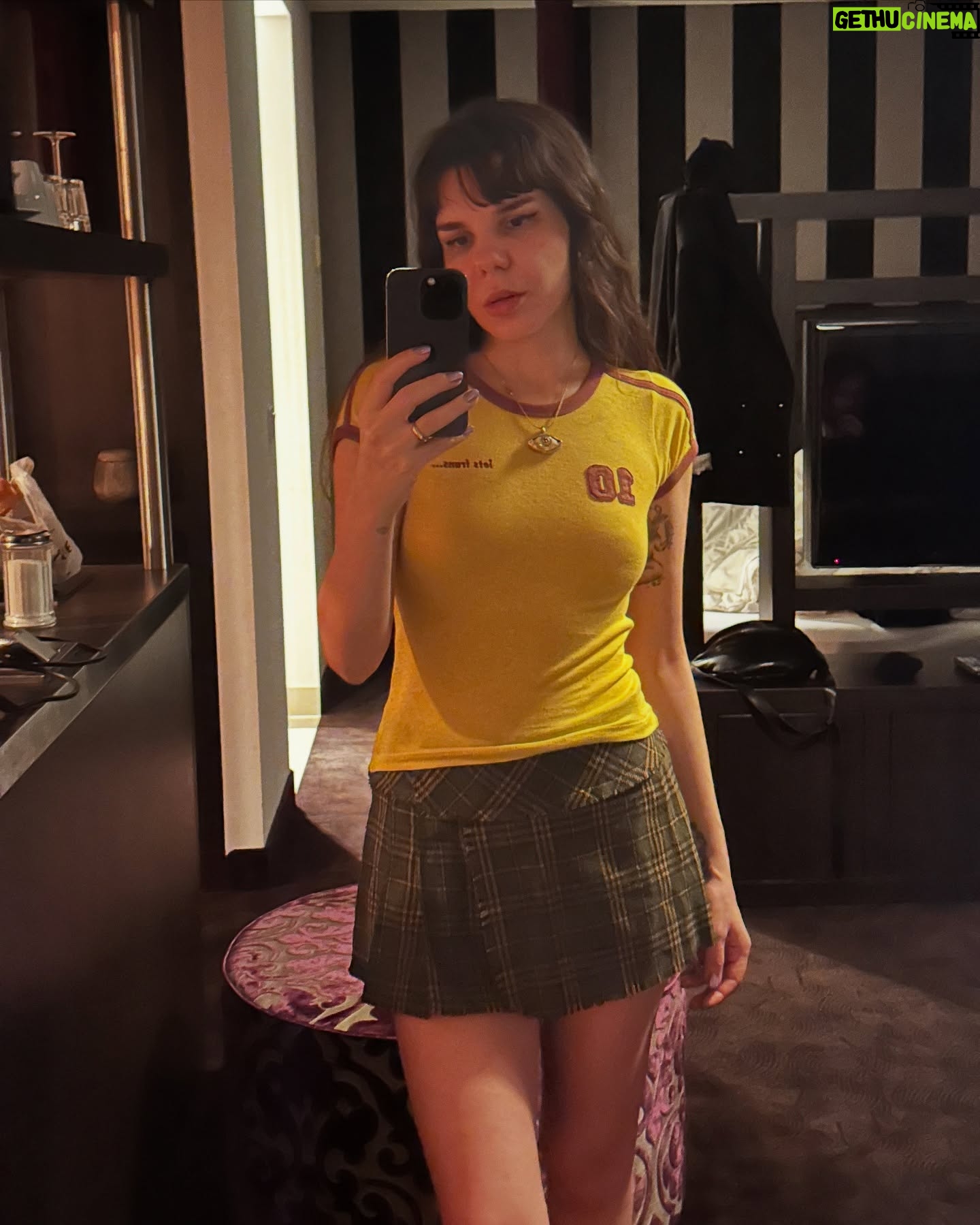 Gaye Su Akyol - 7.8K Likes - Merhaba canım, nasıl bitiyor 2024āünüz?
Sƶz verdiÄim gibi size yılın son GSA konserlerinin hediye biletleriyle ve haftanın z raporuyla geldim.
ā¤ļøāš„šā¤ļøāš„
İstanbul, Ankara, İzmir konserlerine 1 davetlinizle 2āÅer bilet vericem, olay Åu; konsere kimlerle gelmek istiyorsanız tagāliyorsunuz, profili takip ediyorsunuz ve konserde dinlemek istediÄinz Åarkıları yazıyorsunuzš konser günü kazananları storyāden aƧıklıyorum. İstediÄiniz kadar yorum bırakabilirsiniz.
bazılarınızı Ƨok seviyorum, birƧoÄunuzu ƶpüyorumš konserlerde kavuÅmak üzere