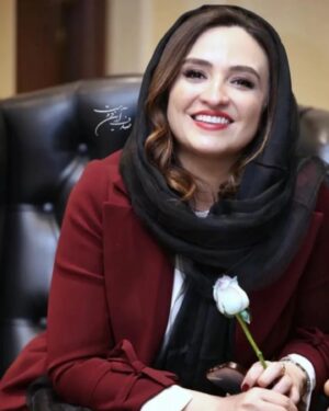 Gelare Abbasi Instagram - .
اکران مردمی فیلم « زودپز» ❤️
یک شب به یادماندنی در کنار شما عزیزان پر مهر که حضورتان افتخار ما بود 😍خوشحالیم که «زودپز» را دوست داشتید🩷
@navidmohammadzadeh 
@mohsen.tanabandeh 
@rambodjavan1 
ممنونم از 
@ghazalrajabian 
@lalique_markiz
@tanazmazhari_makeupartist