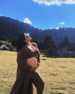 Geraldine Galvan Instagram - 🤎Ootd @fashionnova #ootd #cozy #publicidad 
Nombre: Living in 3 piece legging set- mocha