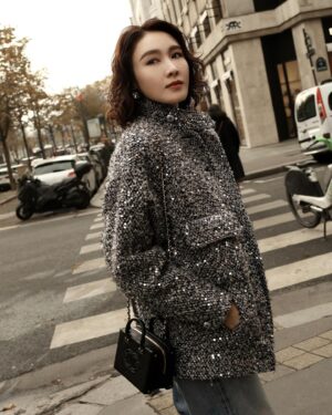 Gigi Lai Instagram - #paris vibes 🇫🇷 in #wintermood❄️
📷: @photographer.louyang 
#parisvibes #streetwalk #wintervibes