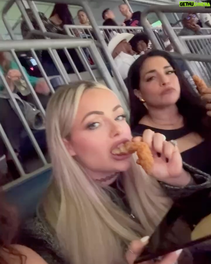 Gionna Daddio - 239.9K Likes - Thank you to @wwe & @netflix for letting me be apart of todays NFL Christmas games 😈✨
- Raven’s WON
- I had my girls with me @raquelwwe @beautybyjett
(Missed u Daddy Dom 😘)
- & u can watch me LIVE on Netflix January 6th
#LMWT