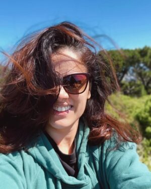 Girija Oak Instagram - There are sooo many amazing pictures and things and people that I have to post about from my Australia and New Zealand tour! Starting with them selfies kebause ‘Main apni favourite hoon’ 😎