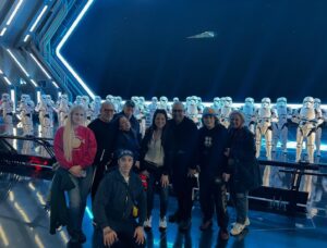 Gloria Estefan Instagram - Merry Christmas Eve everyone!! What a beautiful time to celebrate with family and those you love! The Estefan family had some holiday fun @waltdisneyworld making memories and enjoying time together! May everyone have a blessed Christmas ❤️🎄❤️🎄❤️🎄 We love you!! ¡¡Feliz Nochebuena a todos!! ¡Qué hermoso momento para celebrar con la familia y los que amas! ¡La familia Estefan se divirtió en @waltdisneyworld creando lindos recuerdos y disfrutando del tiempo juntos! Que todos tengan una Navidad lleno de bendiciones! ❤️🎄❤️🎄❤️🎄 ¡¡Te queremos!!