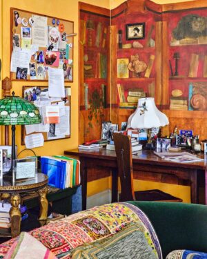 Gloria Steinem Instagram - My apartment has never looked so good, and I have so many people to thank for that!

Photography: @wabranowicz 
Styling: @mieketenhave 
Design: @hallworthandheathens 
Writing: @samedford in @archdigest
Wardrobe Styling: @nina.clare @lilyetcie