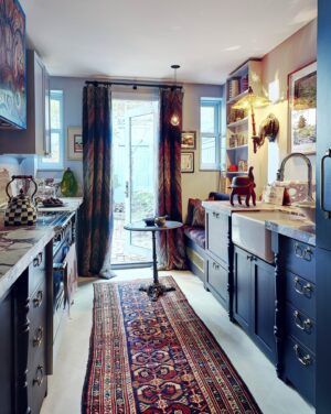 Gloria Steinem Instagram - My apartment has never looked so good, and I have so many people to thank for that!

Photography: @wabranowicz 
Styling: @mieketenhave 
Design: @hallworthandheathens 
Writing: @samedford in @archdigest
Wardrobe Styling: @nina.clare @lilyetcie