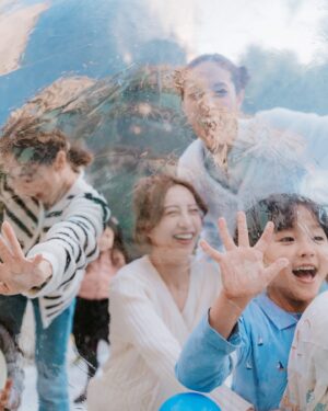 Grace Chan Instagram - HAPPY BIRTHDAY CAR CAR CARLOS 🚗 2️⃣💕🥹 

鄭承太～ 爸爸媽媽用咗太陽嘅太字為你改名🌞 
因為由你出世嘅時候，已經感覺到你帶俾人嘅溫暖同歡樂 💛
你嘅笑容同笑聲令每個人都被你嘅正能量感染！

We can’t believe that you’re already two years old! 💖
Running and screaming about with your brothers 😆 you’re definitely also feisty and energetic like the sun! ☀️ 

Thankyou to everyone who came to celebrate yet another milestone in our little one’s life! This boy is growing up surrounded by so much love! 

❤️ 
Special thanks to: 
@dessertswithabow for the beautiful baby shark cake 🎂 
@bouncy.hk for the crazy amazing balloon house 🎈 (you guys are gonna save this one for next time!) 
@baronandco.kids for the cute organic clothes for the boys 👕 
@raymond.a7c for the super nice photos 📸 
& for @petitepalate.hk for the generous spread of food! 🥘
