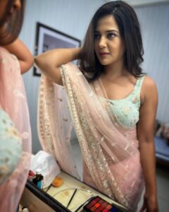 Actress Gulki Joshi HD Photos and Wallpapers December 2024