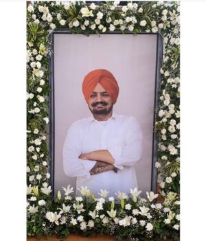 Gurlez Akhtar Instagram - 🙏🏻 ਅਲਵਿਦਾ 😢😢 ਤੂੰ ਆਪਦੇ ਗਾਏ ਗੀਤਾਂ ਰਾਹੀਂ ਹਮੇਸ਼ਾਂ ਸਾਡੇ ਦਿਲਾਂ ਵਿੱਚ ਵਸਦਾ ਰਹੇਂਗਾ। 🙏🏻