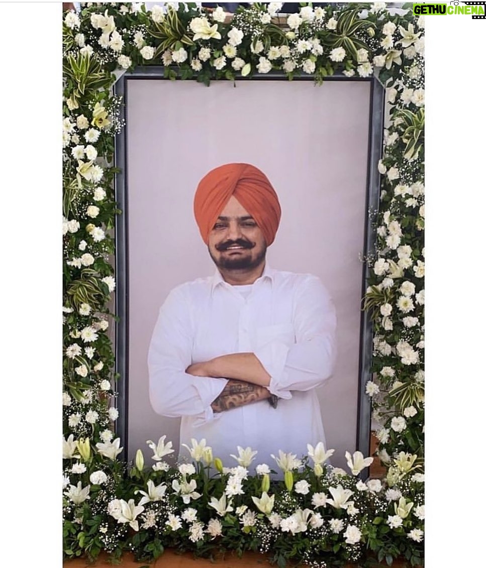 Gurlez Akhtar - 17.9K Likes - 🙏🏻 ਅਲਵਿਦਾ 😢😢 ਤੂੰ ਆਪਦੇ ਗਾਏ ਗੀਤਾਂ ਰਾਹੀਂ ਹਮੇਸ਼ਾਂ ਸਾਡੇ ਦਿਲਾਂ ਵਿੱਚ ਵਸਦਾ ਰਹੇਂਗਾ। 🙏🏻