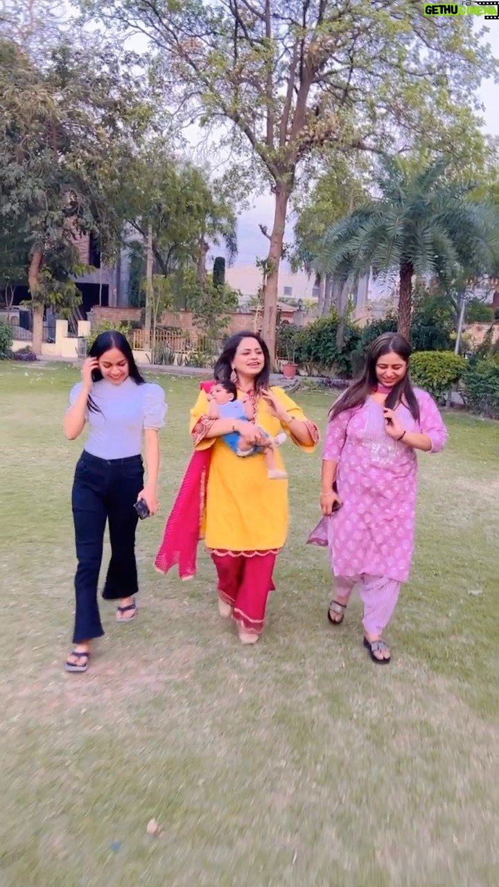 Gurlez Akhtar - 17.4K Likes - @officalhargunveerkaur ❤️🌎🧿
@officialdaanveersingh @kulwinder_kally @gurlejakhtarmusic
#gurlezakhtar #gurlejakhtar #gurlejakhtarmusic #kulwinderkally #familylifestyle #familyreels #motherdaughterlove #momdaughter #momdaughtergoals #punjabiartists #pollywoodartists #pollywoodsongs #pollywoodreels