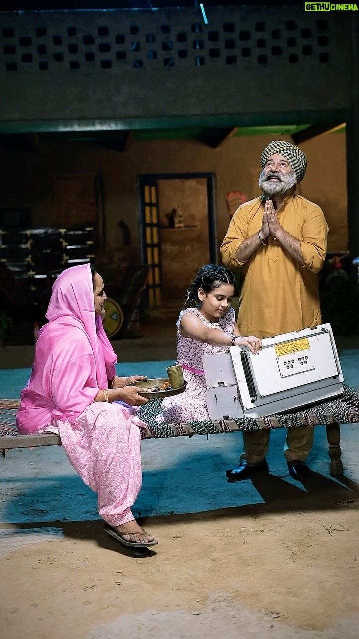 Gurlez Akhtar - 39.2K Likes - I dearly wish you could have been apart of this all
Gaana Kiddan Da Lagya Dassyo Comment Karke 🥺
@gurlejakhtarmusic @official_rnait @laddigill_ @yugofficial @officialdaanveersingh @officalhargunveerkaur @kulwinder_kally @angadpreetofficial @trudigitalofficial @prolificdesigns.11
#gurlezakhtar #gurlejakhtar #gurlejakhtarmusic #rnait #rnaitsongs #rnaitfriendsgroup #rnaitmusic #laddigill #baapusong #fathersdayspecial #fathersday2024 #reelstrending #reelstrendingaudio #punjabireel #punjabireels #latestreel #latestreels #likesharecomment