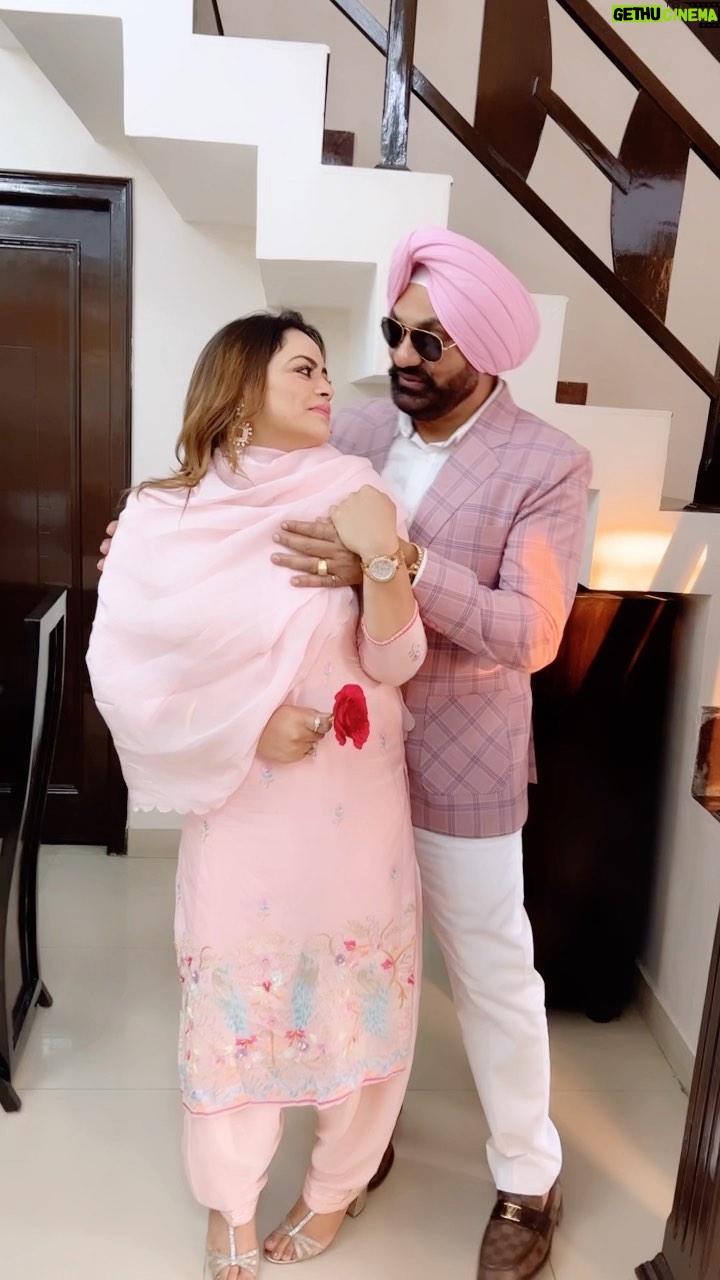 Gurlez Akhtar - 46.2K Likes - The King of my heart forever👑 @kulwinder_kally
Thank you for giving us a song we will cherish all our lives @tejwantkittu @officialranaranbir
.
.
#jodi #gurlejakhtar #kulwinderkally #ranaranbir #tejwantkittu #reels #valentineday #happyvalentinesday #valentine