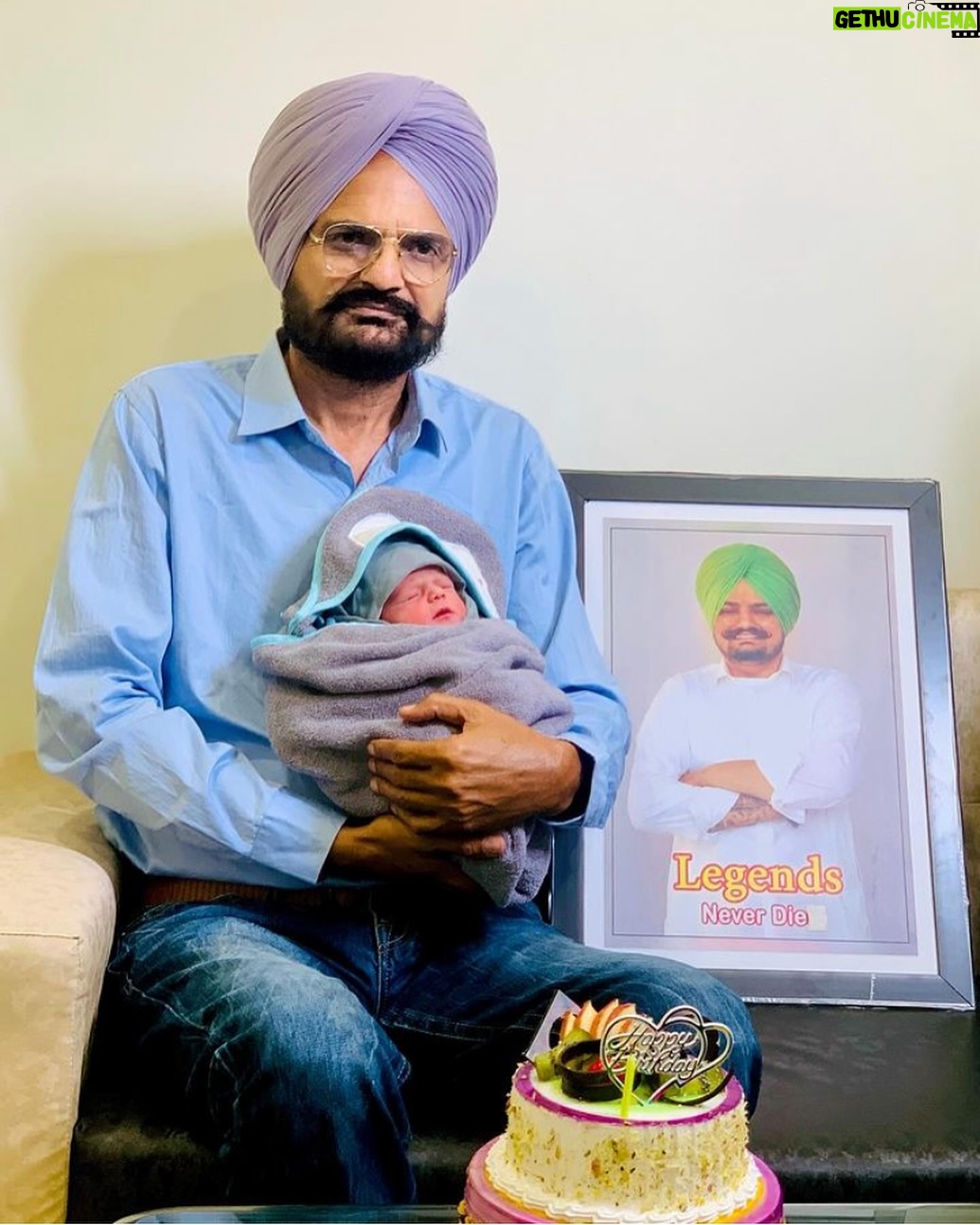 Gurlez Akhtar - 19.4K Likes - Mubarka #Sidhu Parwaar Nu ❤️🙏🏻
@sidhu_moosewala @sardarbalkaursidhu @charan_kaur5911
#sidhumoosewala #balkaursinghsidhu #charankaur