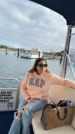 Gurlez Akhtar Instagram - Mere #Marscara Onda Ae Iraan To 😍

#60Pound

@gurlejakhtarmusic @gulabsidhu_ @jang__dhillon @irismusicworld @ihitesh1 @leaf.records @yas.een @aveera.singh.masson

#gurlezakhtar #gurlejakhtar #gulabsidhu #gulabsidhu_ #aveerasinghmasson #yaseen #hitesharora #newpunjabisong #newpunjabireel #punjabireel #punjabireels #sadireelsadifeel #likesharecomment