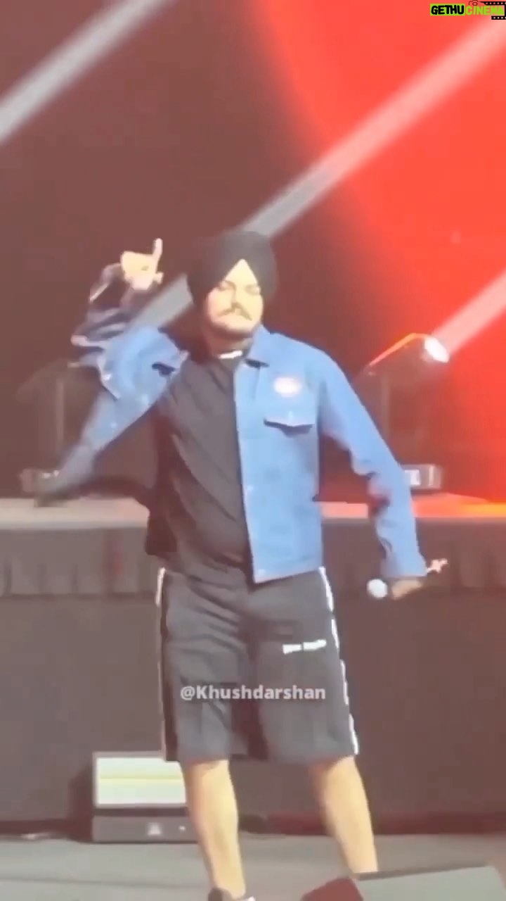 Gurlez Akhtar - 49.6K Likes - ਹਜੇ ਵੀ ਯਕੀਨ ਨੀ ਹੋ ਰਿਹਾ ਵੀਰਿਆ😭😭
ਹਾਏ ਰੱਬਾ ਐਨਾ ਵੱਡਾ ਕਹਿਰ ਕਿਉਂ ਕਮਾਇਆ 💔 ਦੇਖ ਕੇ ਕਾਲਜਾ ਬਾਹਰ ਨੂੰ ਆਉਂਦਾ 💔😭 ਦੇਖੋ ਕਿੰਨਾ ਔਖਾ ਇੱਕ ਮਾਂ ਪਿਓ ਵਾਸਤੇ ਆਪਣੇ ਜਵਾਨ ਪੁੱਤ ਨੂੰ ਆਪਣੇ ਹੱਥੀਂ ਤੋਰਣਾਂ 💔😭 ਦੇਖ ਨੀ ਹੋ ਰਿਹਾ ਮਾਂ ਪਿਓ ਦਾ ਦਰਦ😭😭😭 ਵਾਹਿਗੁਰੂ ਜੀ ਸਾਡੇ ਵੀਰ ਨੂੰ ਆਪਣੇ ਚਰਨਾਂ ਚ ਨਿਵਾਸ ਦਿਉ🙏 ਤੇਰੇ ਗੀਤ ਤੇਰੀਆਂ ਗੱਲਾ ਮੁੜ ਮੁੜ ਕੰਨਾਂ ਵਿੱਚ ਵੱਜਦੀਆਂ ਰਹਿਣਗੀਆਂ । ਅਲਵਿਦਾ 💔💔💔💔💔
@sidhu_moosewala
#sidhumoosewala #justiceforsidhumoosewala #5911 #sidhumoosewalafans #ripsidhumoosewala #ripsidhumoosewala😭 #riplegend