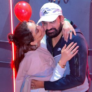 Gurlez Akhtar Instagram - Happy marriage anniversary my love ❤️🎂🙌🏻🧿❤️and thank you Daanveer Hargun and whole family ❤️🙌🏻😇

Your efforts to make our anniversary unforgettable are deeply appreciated. Thank you for the amazing party and the memories we will cherish forever.” We were left speechless by the surprise anniversary party you threw for us. Your love and generosity warmed our hearts and made our special day even more special 😇🙌🏻

#gurlezakhtar #gurlejakhtar #gurlejakhtarmusic #happyanniversary #happyanniversarymylove #happyanniversarytous #happyanniversarycake