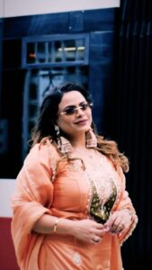 Actress Gurlez Akhtar HD Photos and Wallpapers July 2024