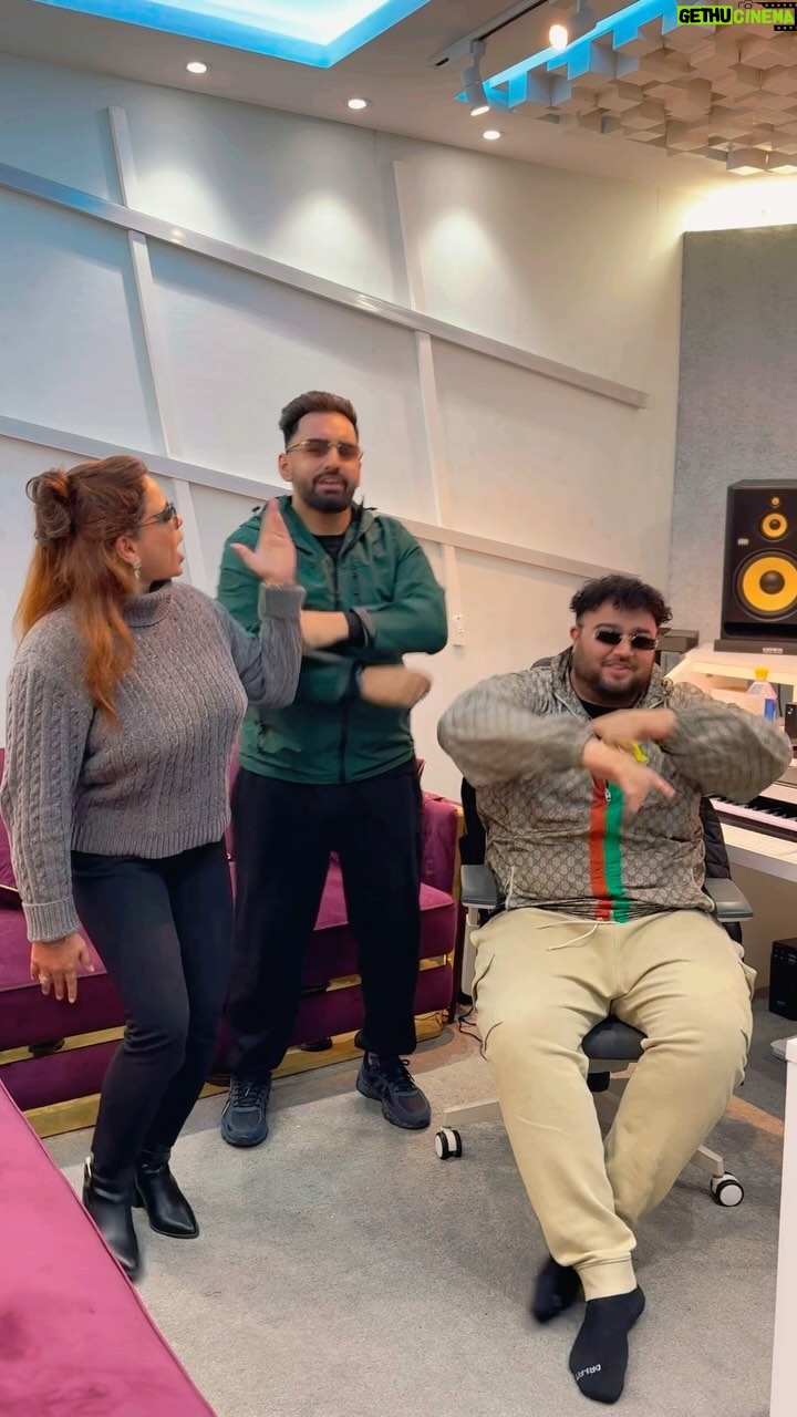 Gurlez Akhtar - 120.6K Likes - Next projects on the way 🔥 @deepjandu @gurlejakhtarmusic
Thanks for loving HALLA GULLA and DEFENDER ❤️