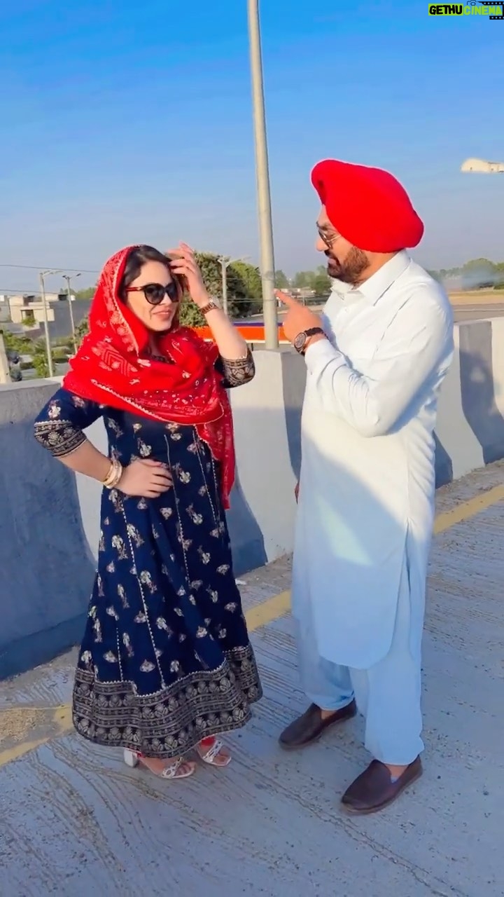 Gurlez Akhtar - 17.7K Likes - ⭐️ Haan Main Ni Kehndi LA Di Dikha De Mainu Beach Ve, Haan Deya Suit Ek Laike Dede Peach Ve 💕
@kulwinder_kally
#keeplistening #keepreeling
@harfcheema @beatministerofficial @savio.sandhu @sruishty.mann @geetmp3 @gk.digital
#nawasuit #gurlezakhtar #harfcheema #beatminister #sruishtymaan #geetmp3 #gkdigital #newpunjabireel #newreel #punjabireels #punjabisongreels #nawasuitreels #gurlejakhtarmusic #gurlezakhtarreels