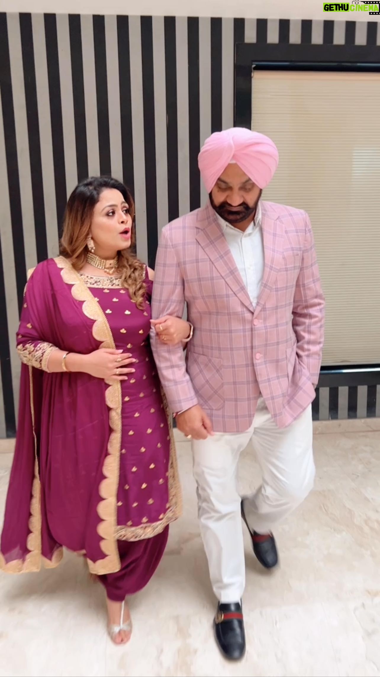 Gurlez Akhtar - 21.1K Likes - Tune in to "Asle Wargi" if you haven't already💖
@mannadhillon @sruishty.mann @thenanniigill @simuzikofficial
.
.
#aslewargi #gurlejakhtar #kulwinderkally #reelsinstagram #reelsindia #gurlezakhtar #gurlejakhtarmusic