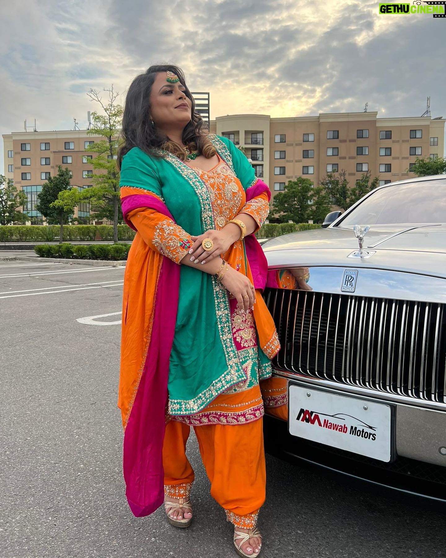 Gurlez Akhtar - 19.8K Likes - ❤️🧡💛💜
@gurlejakhtarmusic
Make-up By @mkartistery
Dress & Jewellery By @parinaz_a_boutique
#gurlezakhtar #gurlejakhtar #gurlejakhtarmusic #newpostalert #latestpost #trendingposts #suitlook #punjabisuit #punjabisuitswag #suitswag #newposts #likesharecomment #likeshare #akhanveakhan #desicrew #jigar