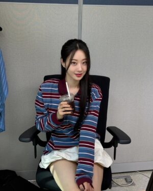 Gyeongree Instagram - 가을가을🩶

#나솔사계 오늘도 10:30분 본방사수!
@channel.ena 
@iamsolo_after_sbsplus
