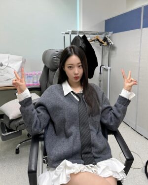 Gyeongree Instagram - 돌아온 나솔사계 룩 모음집🔖❣️

오늘 밤 10:30 같이 본방사수 하실부운!
@channel.ena @iamsolo_after_sbsplus