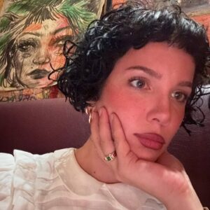 Actress Halsey HD Photos and Wallpapers January 2025