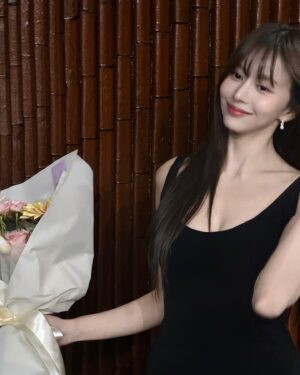 Han Bo-reum Instagram - KBS연기대상 상은 못받았지만 
스캔들 사랑해주셔서 감사합니다 
그리고 이쁜 드레스 너무너무 감사해요 🥰