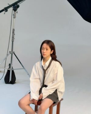 Han Ji-min Instagram - .
BEHIND🐻

#나의완벽한비서 #lovescout 🔜