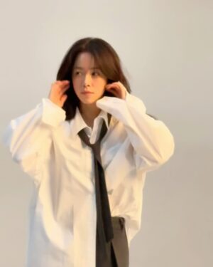 Han Ji-min Instagram - .
BEHIND🐻

#나의완벽한비서 #lovescout 🔜
